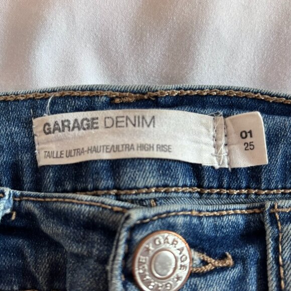 💙 Garage Ultra-High Rise Blue Jean Shorts 💙 - Picture 3 of 6